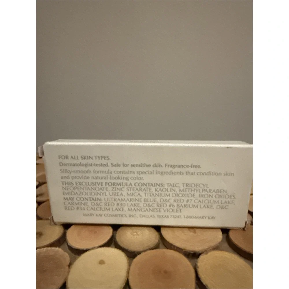 Mary Kay POWDER PERFECT Cheek Color Cashmere #3538 NOS In Box .24oz FLAW‎